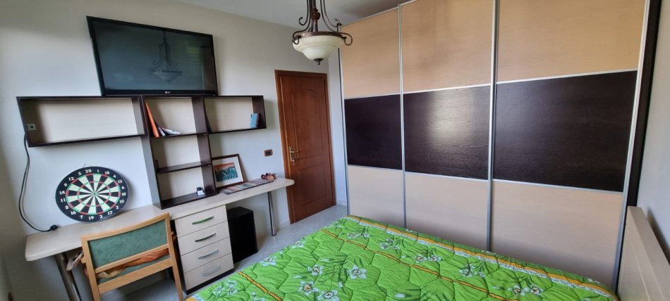 Tirane, jepet me qera apartament 3+1 Kati 5, 117 m² 800 € (21 dhjetori)