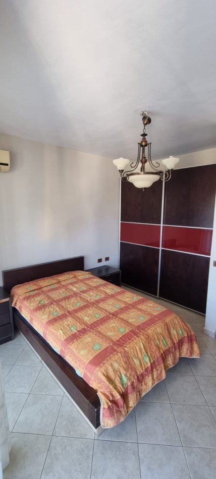 Tirane, jepet me qera apartament 3+1 Kati 5, 117 m² 800 € (21 dhjetori)