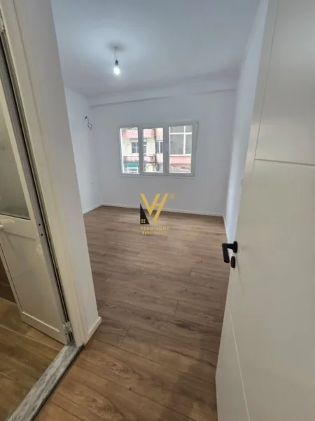 Tirane, shitet apartament 2+1+Ballkon Kati 2, 87 m² 210.000 € (RRUGA E ELBASANIT)
