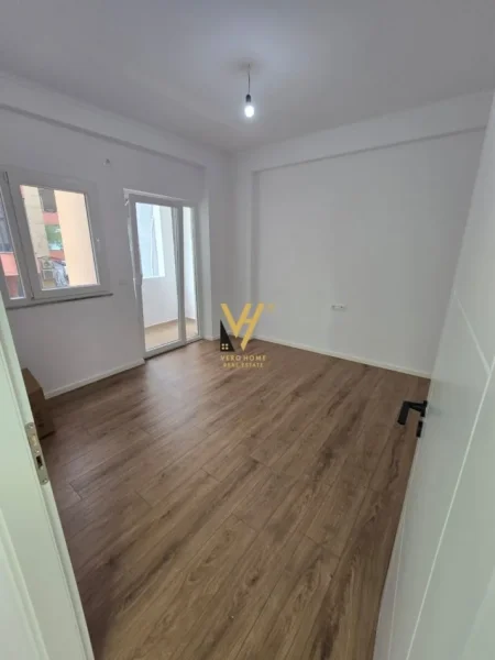 Tirane, shitet apartament 2+1+Ballkon Kati 2, 87 m² 210.000 € (RRUGA E ELBASANIT)