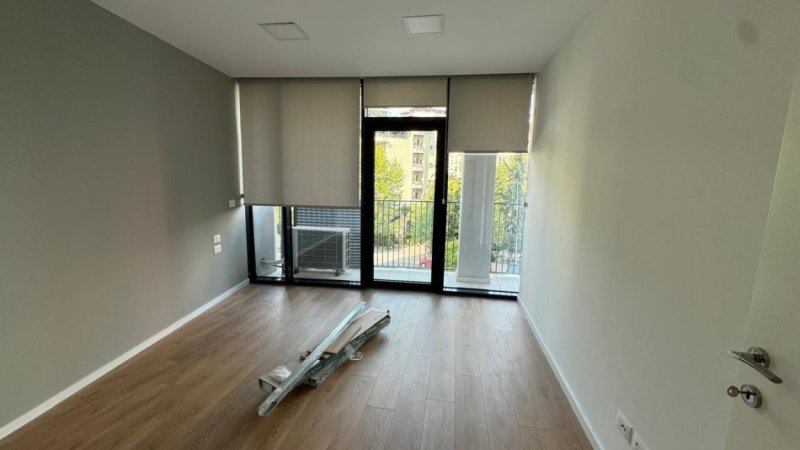 Tirane, jepet me qera zyre Kati 1, 70 m² 1.100 € (Rruga e Kosovareve)