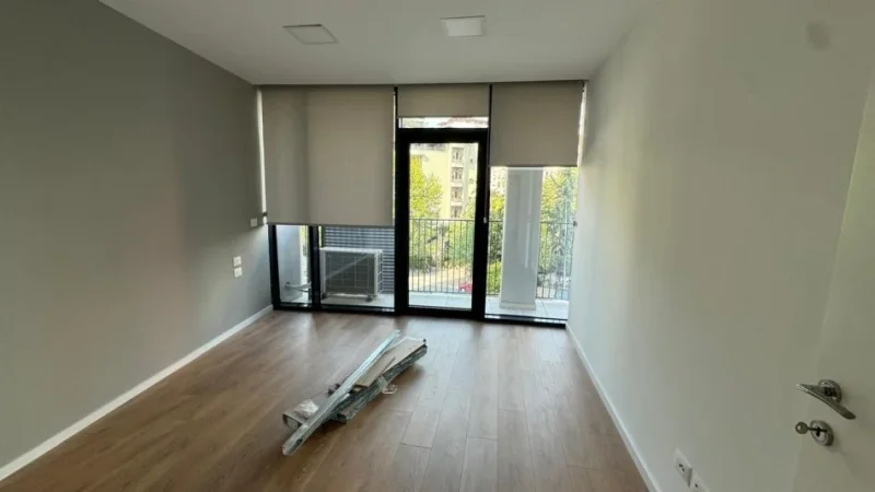 Tirane, jepet me qera zyre Kati 1, 70 m² 1.100 € (Rruga e Kosovareve)