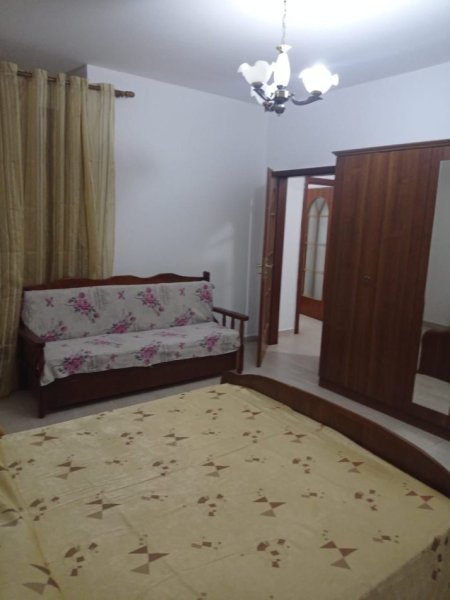 Tirane, jepet me qera apartament 2+1 Kati 2, 79 m² 450 € (rruga e dibres)
