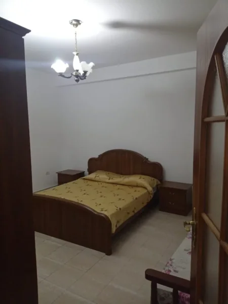 Tirane, jepet me qera apartament 2+1 Kati 2, 79 m² 450 € (rruga e dibres)