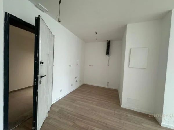 Tirane, shes apartament 1+1+Aneks+Ballkon Kati 2, 76 m² (LAKE VIEW)