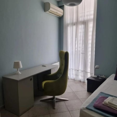 Tirane, jepet me qera apartament 2+1 Kati 2, 88 m² 800 € (Tish Daija - Komuna e Parisit)