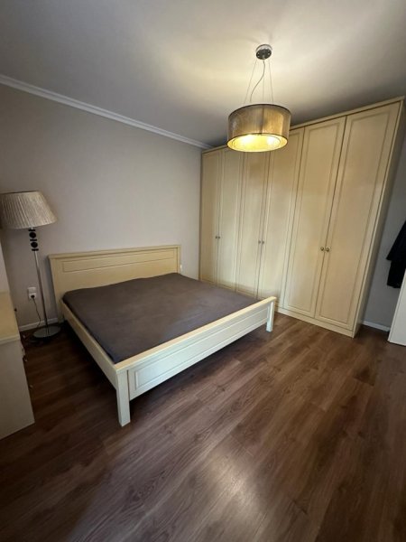 Tirane, jepet me qera apartament 3+1 Kati 3, 120 m² 900 € (RRUGA E KAVAJES)