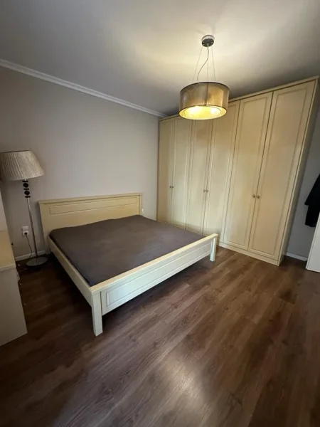 Tirane, jepet me qera apartament 3+1 Kati 3, 120 m² 900 € (RRUGA E KAVAJES)