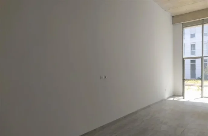 Tirane, jepet me qera dyqan Kati 0, 65 m² 500 € (BULEVARDI I RI)