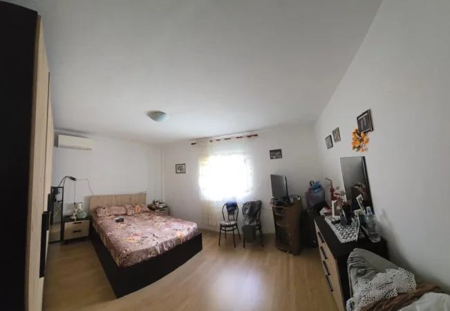 Durres, shitet shtepi 2+1 , 212 m² 212.000 € (I negociueshëm)(Shkolla 2 Gjelat - Rruga Aleksander Goga)