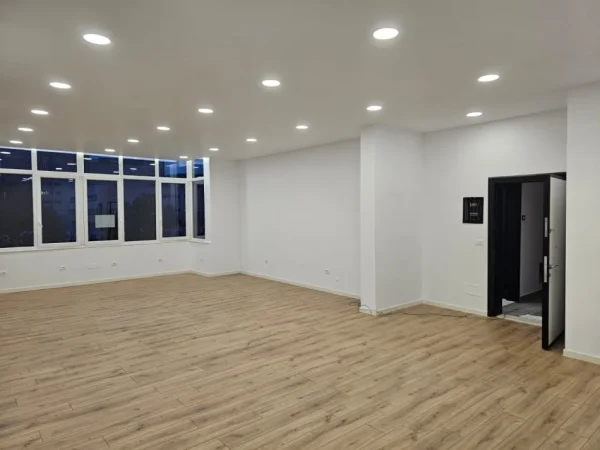 Tirane, shitet apartament 2+1 , 100 m² (Policia Bashkiake)