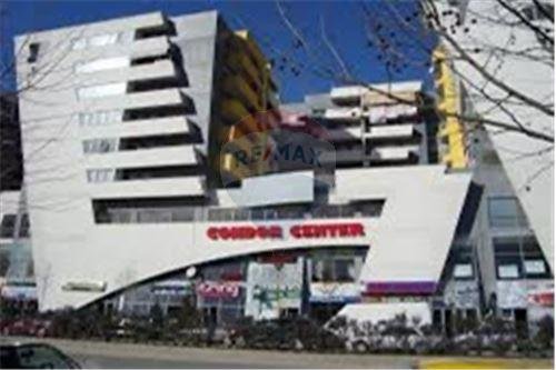 Tirane, jepet me qera apartament 2+1 , 85 m² 400 € (Globe - Rruga e Kavajës - Globe, Shqipëri)