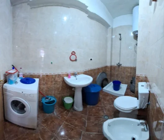 Tirane, shitet apartament 1+1 Kati 4, 130.000 € (Rruga e Elbasanit)