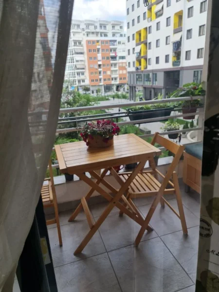 Tirane, shitet apartament 2+1 Kati 2, 125.000 €