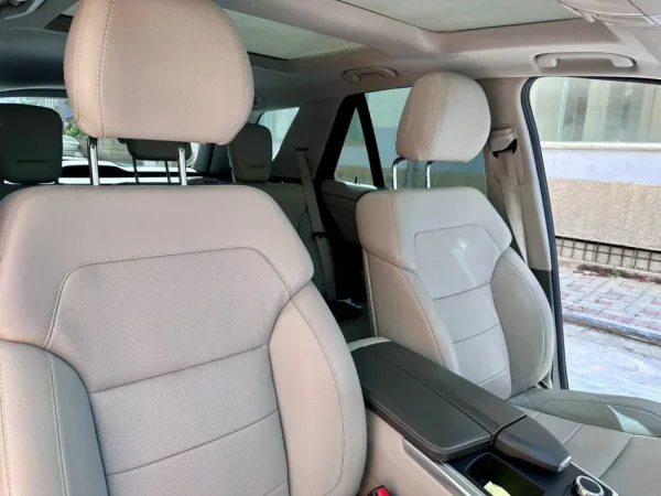 Vlore - Lungomare - Uji i Ftohte, shes SUV | Fuoristrad | Xhip Benz Mercedes Nafte, blu automatik Kondicioner 196.000 km 17.300 €