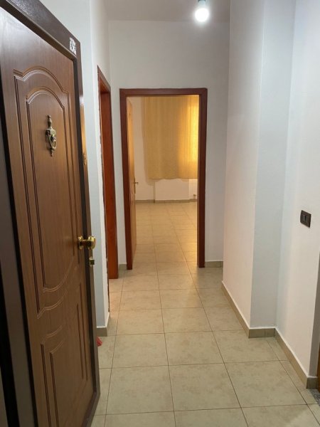 Tirane, jepet me qera apartament 1+1 Kati 3, 70 m² 250 € 