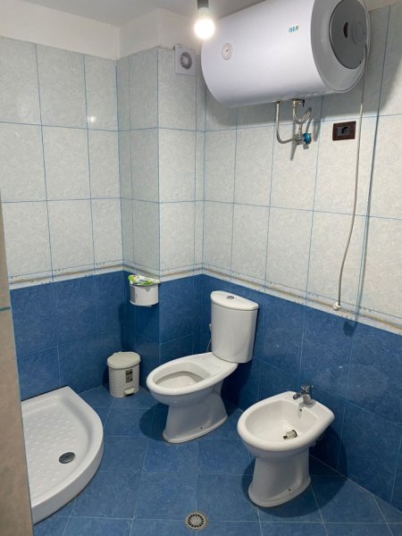 Tirane, jepet me qera apartament 1+1 Kati 3, 70 m² 250 € 