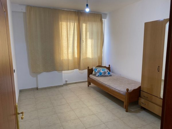 Tirane, jepet me qera apartament 1+1 Kati 3, 70 m² 250 € 