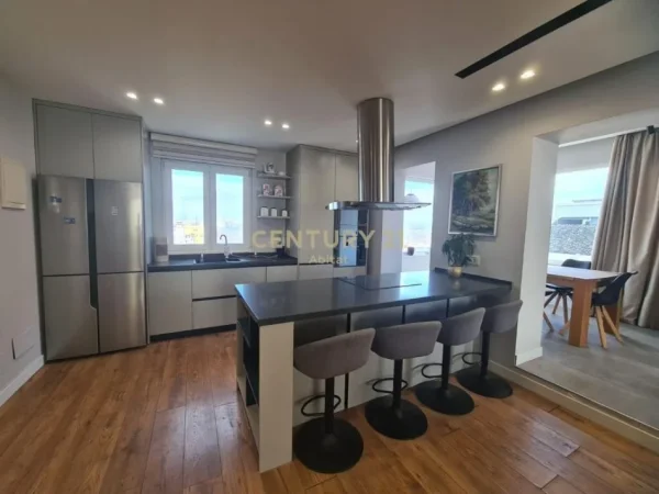 Tirane, jepet me qera apartament 3+1 Kati 4, 140 m² 850 € (kopeshti zologjik)