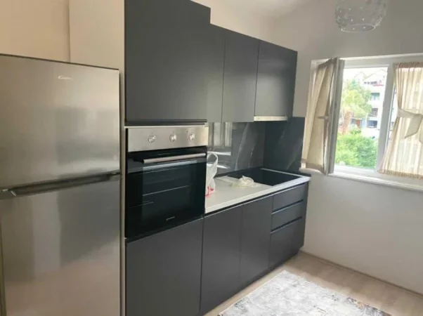 Tirane, jepet me qera apartament 1+1+Aneks+Ballkon Kati 4, 100 m² 401 €