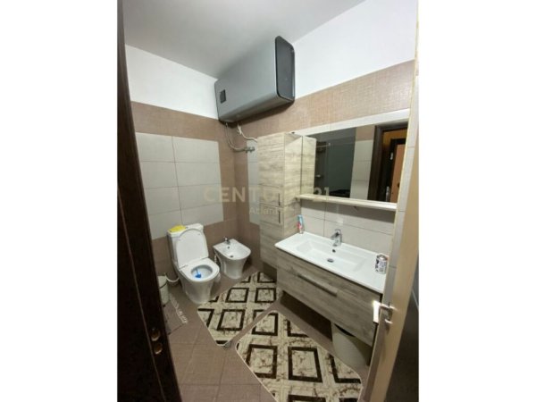Durres, jepet me qera apartament 1+1+Ballkon Kati 3, 80 m² 400 € (PLEPA)