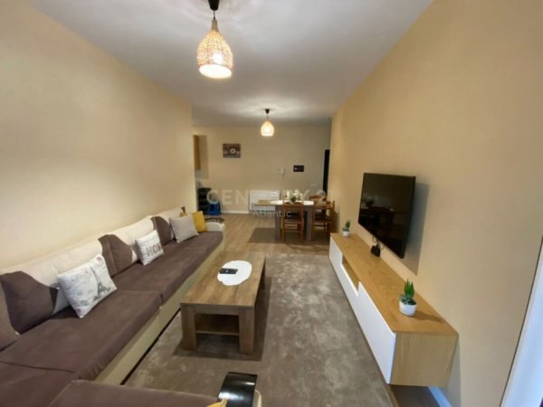 Durres, jepet me qera apartament 1+1+Ballkon Kati 3, 80 m² 400 € (PLEPA)