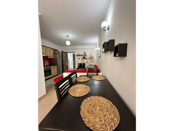 Durres, jepet me qera apartament 1+1+Ballkon Kati 5, 85 m² 400 € (PLAZH HEKURUDHA)