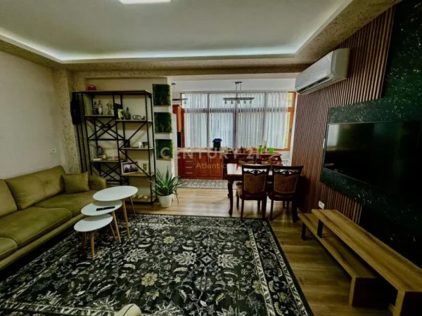 Durres, shitet apartament 2+1+Ballkon Kati 2, 110 m² 125.000 € (PLAZH ILIRIA)
