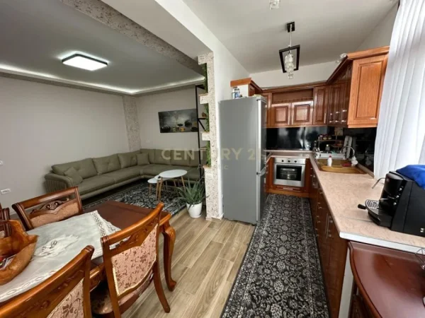 Durres, shitet apartament 2+1+Ballkon Kati 2, 110 m² 125.000 € (PLAZH ILIRIA)