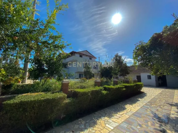 SHITET APART-HOTEL NE SEKTOR RINIA PRANE DETIT