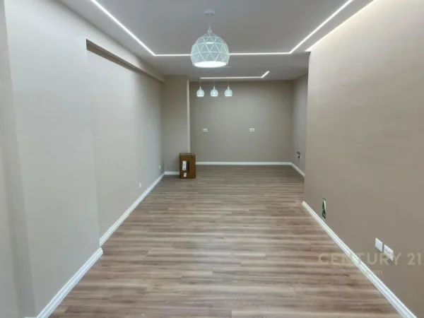 Tirane, shitet apartament 3+1 Kati 1, 129 m² 190.000 € 