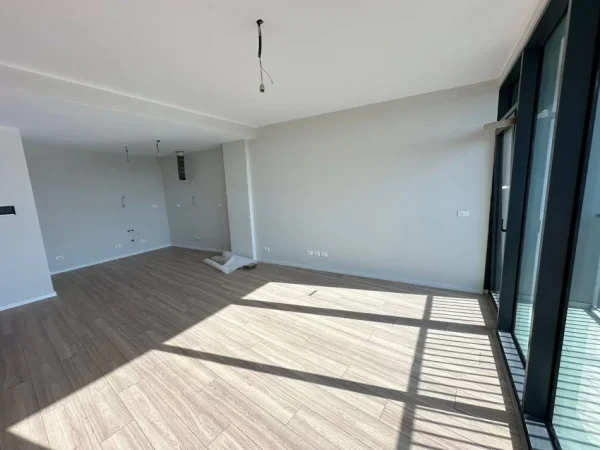 Tirane, jepet me qera apartament Kati 9, 82 m² 900 € (Lake View Residence)