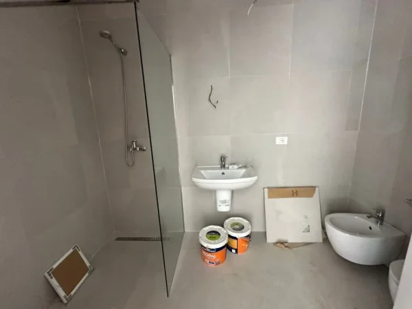 Tirane, jepet me qera apartament Kati 9, 82 m² 900 € (Lake View Residence)