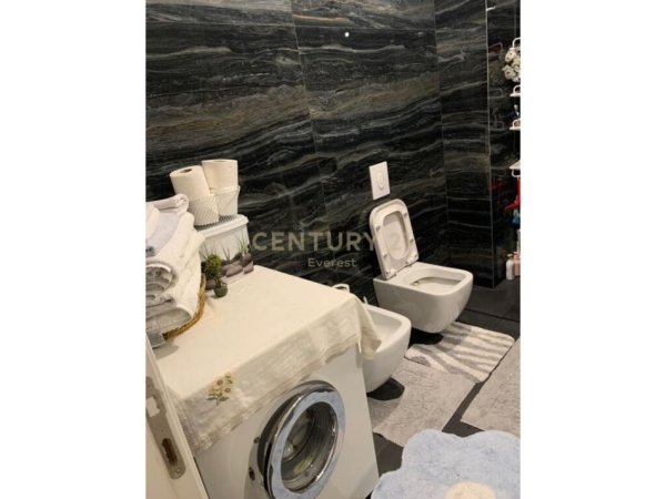 Tirane, jepet me qera apartament 2+1 Kati 6, 102 m² 500 € (Rruga e Kavajes)