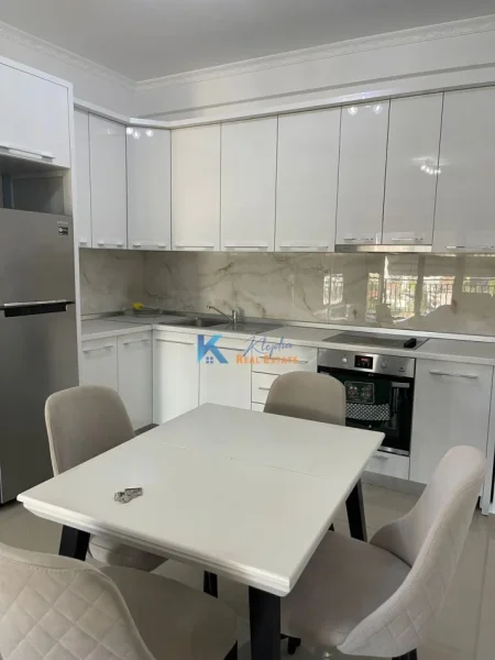 Tirane, jap me qera apartament 1+1+Ballkon Kati 6, 75 m² 450 € (Unaza e Re, Kompleksi Green City)