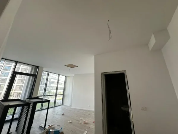 Tirane, jepet me qera zyre Kati 1, 53 m² 1.000 € (Lake View)