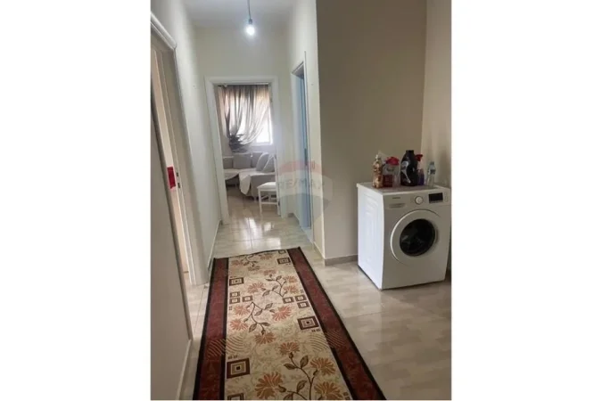 Tirane, shitet apartament 2+1 Kati 5, 87 m² 100.000 € (Shitet apartament 2+1, tek Fresku pranë bar Deus.)