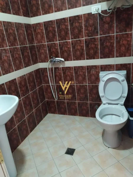 Lezhe Shengjin, shitet hotel Kati 0, 600 m² 470.000 € (LEZHE)