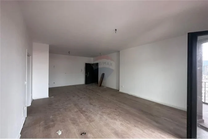 Tirane, jepet me qera zyre Kati 10, 159 m² 1.700 € (Japim me qira apartament 3+1+2 per zyra)
