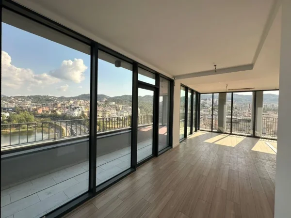 Tirane, jepet me qera zyre Kati 11, 135 m² 1.300 € (Lake View)