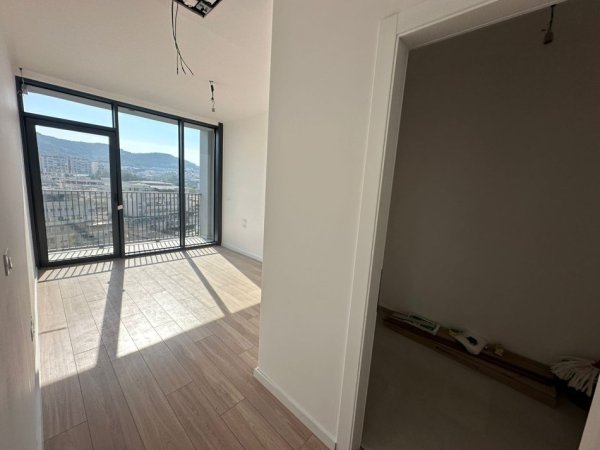 Tirane, jepet me qera zyre Kati 11, 135 m² 1.300 € (Lake View)