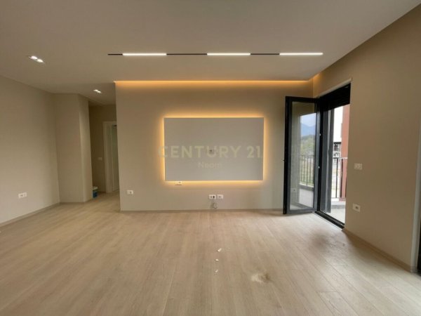 Tirane, jap me qera apartament 1+1 , 77 m² 650 € (Liqeni i Thatë)