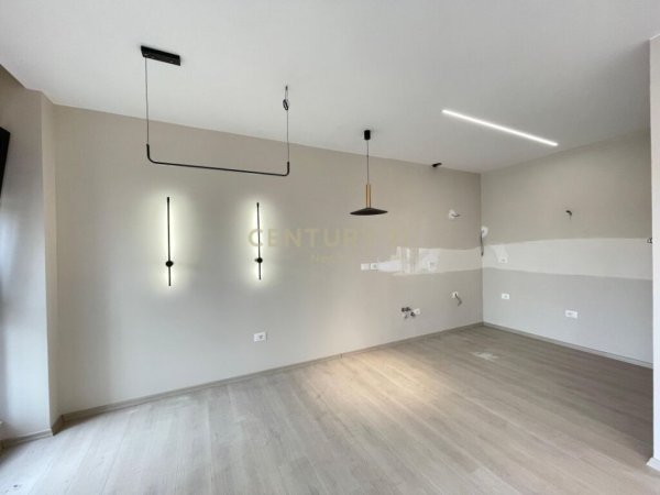 Tirane, jap me qera apartament 1+1 , 77 m² 650 € (Liqeni i Thatë)