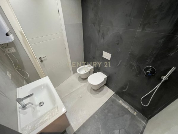 Tirane, jap me qera apartament 1+1 , 77 m² 650 € (Liqeni i Thatë)