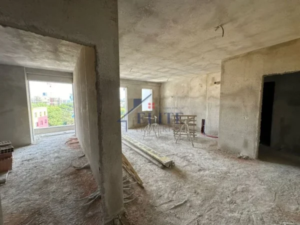 Tirane, shitet apartament 2+1+Ballkon Kati 4, 141 m² 212.085 € (Dritan Hoxha)