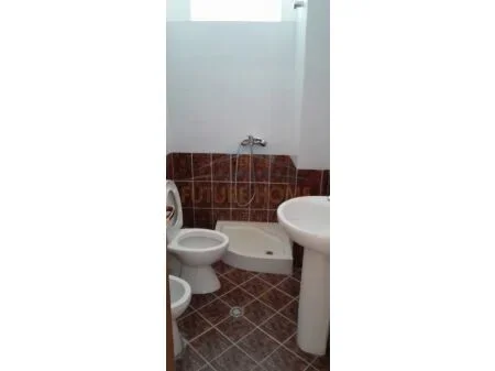 Tirane, shitet apartament 2+1+Ballkon Kati 1, 93 m² 130.000 € (prane Bunk Art, Linze, Tirane AREA44320)