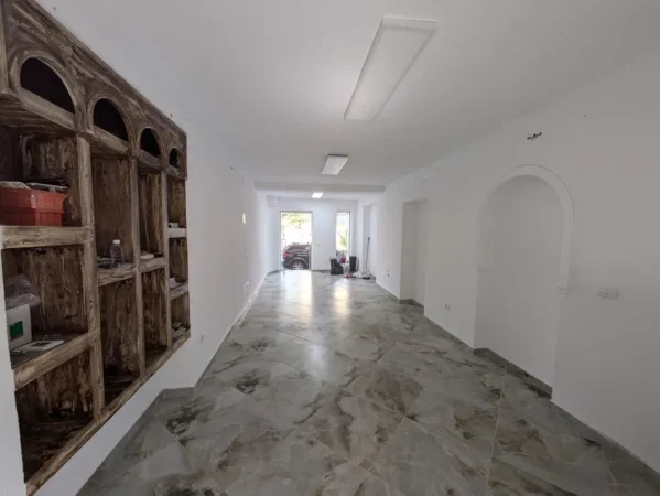 Tirane, Ambient me qira  Kati 1, 45 m² 850 € (Brryli)