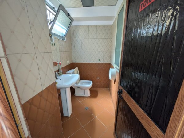 Tirane, Ambient me qira  Kati 1, 45 m² 850 € (Brryli)