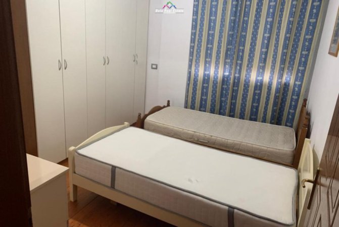 Tirane, jepet me qera apartament 2+1 Kati 2, 70 m² 380 € (Sauk)