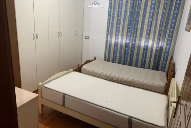 Tirane, jepet me qera apartament 2+1 Kati 2, 70 m² 380 € (Sauk)